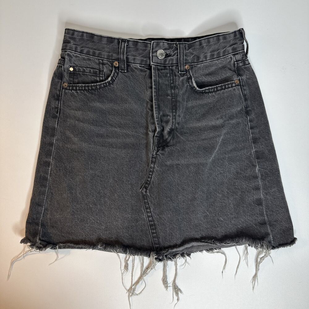 H&M Womens Size 4 Black Denim Mini Skirt High Waisted Distressed Frayed Jean - Picture 1 of 10